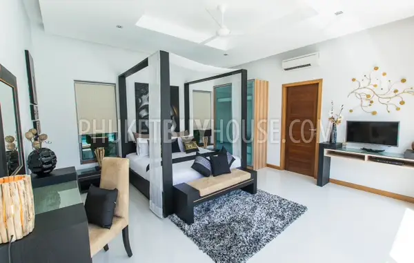 NAI5460: Huge 3 bedroom Pool villa in gated community, Nai Harn, Phuket. Photo #4