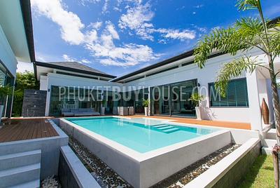 NAI5460: Huge 3 bedroom Pool villa in gated community, Nai Harn, Phuket. Photo #9