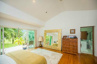KAT5513: Luxury 4 Bedroom Villa in Kathu. Photo #24