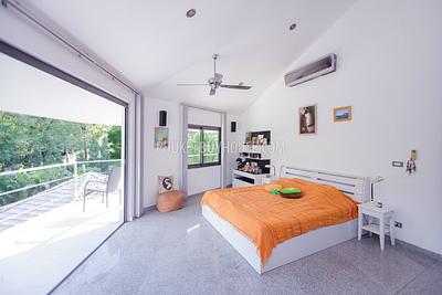 RAW5520: Stunning 5 Bedroom Pool Villa in private location at Rawai. Photo #5