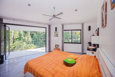 RAW5520: Stunning 5 Bedroom Pool Villa in private location at Rawai. Photo #6