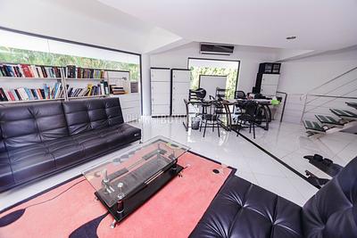 RAW5520: Stunning 5 Bedroom Pool Villa in private location at Rawai. Photo #17