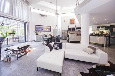 RAW5520: Stunning 5 Bedroom Pool Villa in private location at Rawai. Photo #30