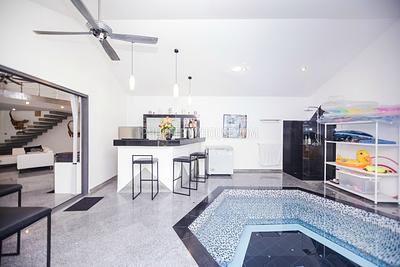 RAW5520: Stunning 5 Bedroom Pool Villa in private location at Rawai. Photo #34