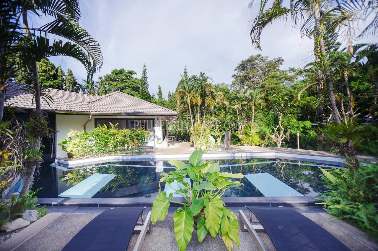 RAW5520: Stunning 5 Bedroom Pool Villa in private location at Rawai. Photo #36