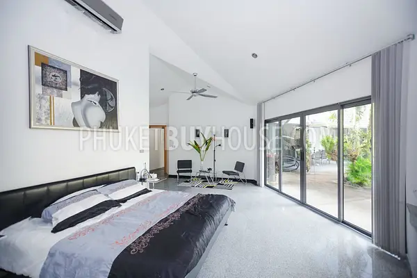 RAW5520: Stunning 5 Bedroom Pool Villa in private location at Rawai. Photo #42