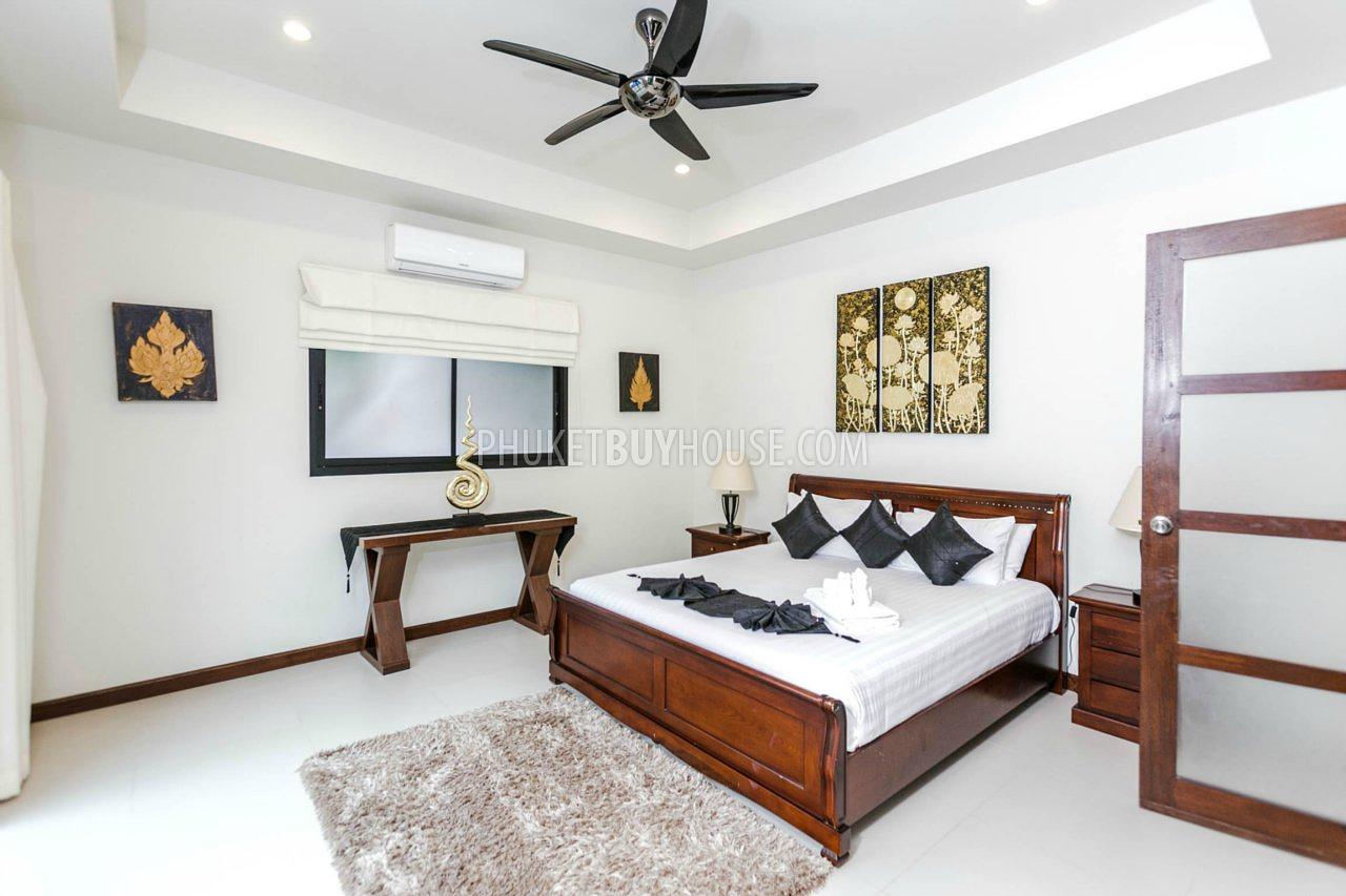 NAI5495: Exclusive 4 Bedroom Pool Villa Near Nai Harn Beach. Photo #27