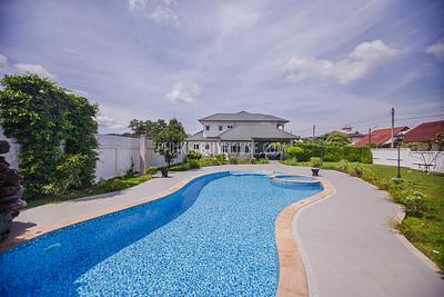 KAT5538: Stunning Villa with 4 bedrooms and private pool in Kathu. Photo #46