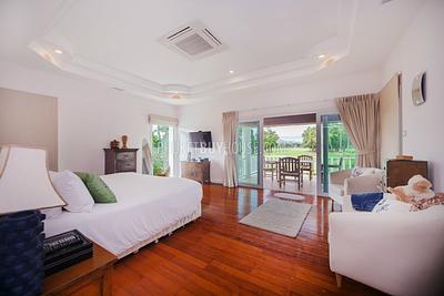 BAN5546: 4 bedroom villa for sale in close proximity to the beach in ​​Laguna area. Photo #16