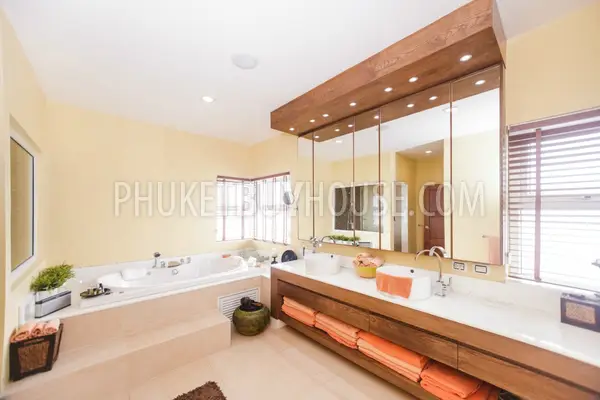 BAN5546: 4 bedroom villa for sale in close proximity to the beach in ​​Laguna area. Fotoğraf #24