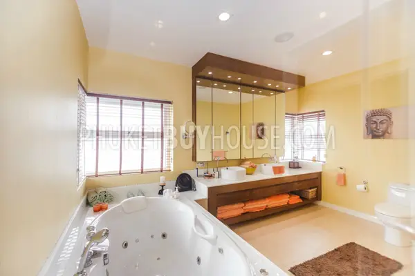 BAN5546: 4 bedroom villa for sale in close proximity to the beach in ​​Laguna area. Fotoğraf #27
