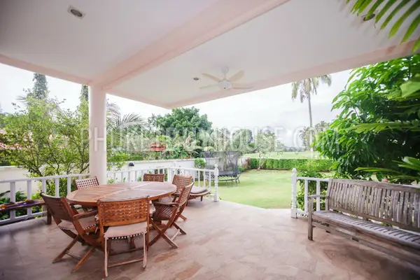 BAN5546: 4 bedroom villa for sale in close proximity to the beach in ​​Laguna area. Fotoğraf #54