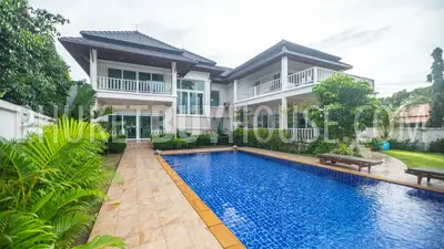 BAN5546: 4 bedroom villa for sale in close proximity to the beach in ​​Laguna area. Fotoğraf #62