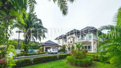 BAN5546: 4 bedroom villa for sale in close proximity to the beach in ​​Laguna area. Fotoğraf #74