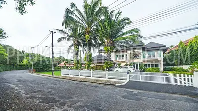 BAN5546: 4 bedroom villa for sale in close proximity to the beach in ​​Laguna area. Fotoğraf #77