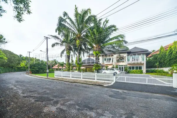 BAN5546: 4 bedroom villa for sale in close proximity to the beach in ​​Laguna area. Fotoğraf #77