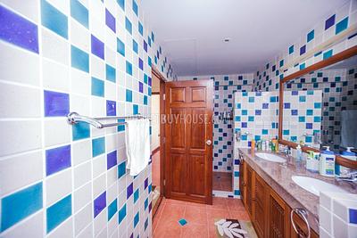 KTH5551: 2 Bedroom House in quiet green area near Golf Club, Kathu. Photo #18