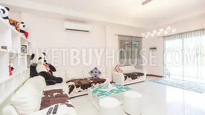 RAW5584: Stunning 3-Bedroom Pool Villa in Rawai. Photo #2