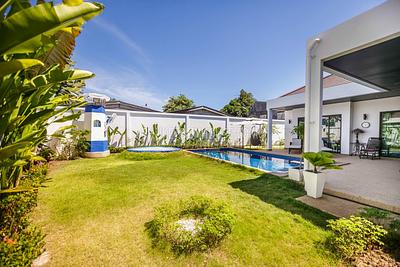 RAW5616: 3-Bedroom villa with swimming pool at Rawai. Photo #1
