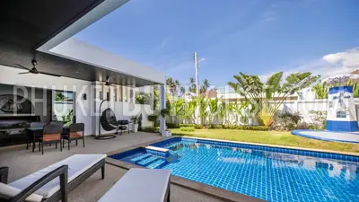 RAW5616: 3-Bedroom villa with swimming pool at Rawai. Photo #4
