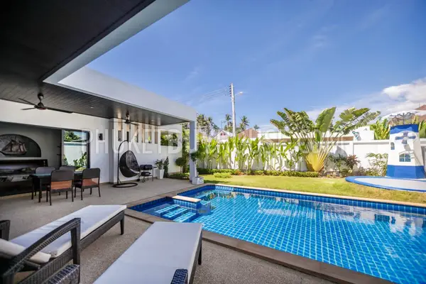 RAW5616: 3-Bedroom villa with swimming pool at Rawai. Photo #4