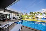 RAW5616: 3-Bedroom villa with swimming pool at Rawai. Thumbnail #4