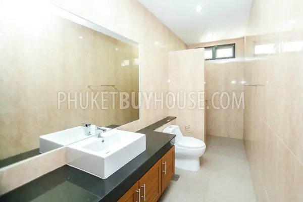 RAW5616: 3-Bedroom villa with swimming pool at Rawai. Photo #19