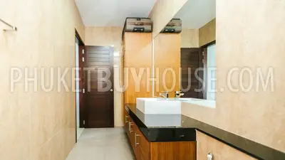RAW5616: 3-Bedroom villa with swimming pool at Rawai. Photo #21