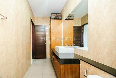 RAW5616: 3-Bedroom villa with swimming pool at Rawai. Photo #21