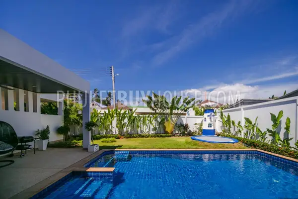 RAW5616: 3-Bedroom villa with swimming pool at Rawai. Photo #31