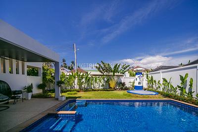 RAW5616: 3-Bedroom villa with swimming pool at Rawai. Photo #31