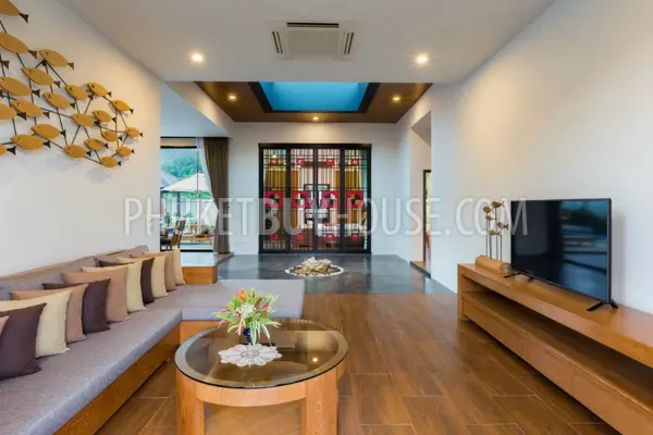 NAI5600: New Tropical Villa with 4 Bedrooms, swimming pool and skylight roof in Nai Harn. Photo #1