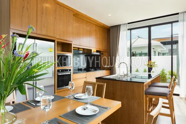 NAI5600: New Tropical Villa with 4 Bedrooms, swimming pool and skylight roof in Nai Harn. Photo #4