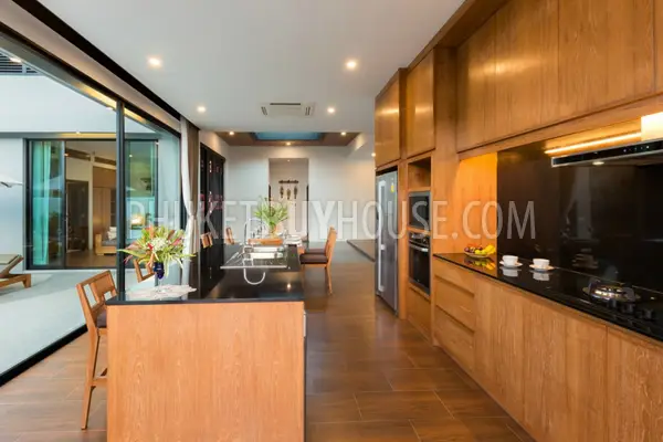 NAI5600: New Tropical Villa with 4 Bedrooms, swimming pool and skylight roof in Nai Harn. Photo #5