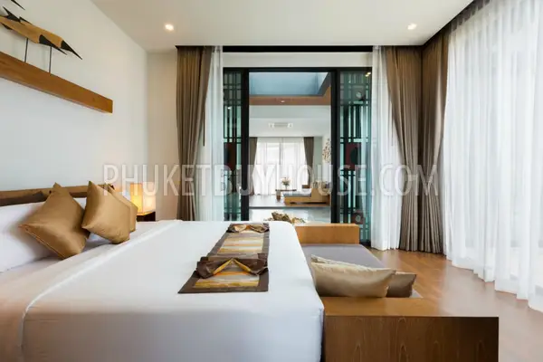 NAI5600: New Tropical Villa with 4 Bedrooms, swimming pool and skylight roof in Nai Harn. Photo #6