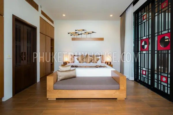 NAI5600: New Tropical Villa with 4 Bedrooms, swimming pool and skylight roof in Nai Harn. Photo #7