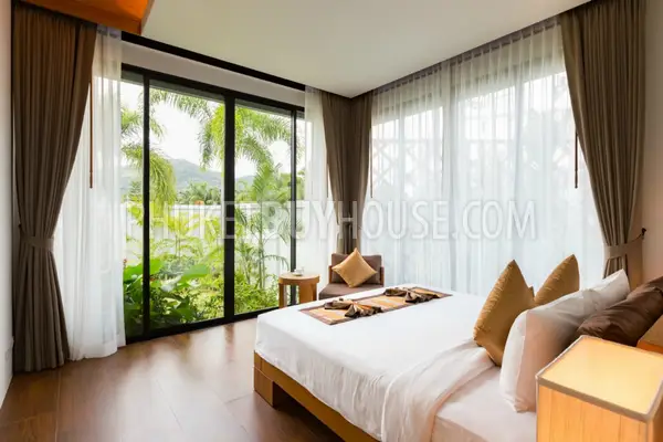 NAI5600: New Tropical Villa with 4 Bedrooms, swimming pool and skylight roof in Nai Harn. Photo #11