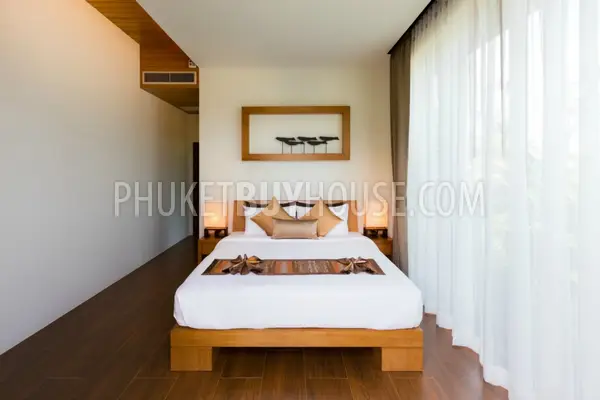 NAI5600: New Tropical Villa with 4 Bedrooms, swimming pool and skylight roof in Nai Harn. Photo #14