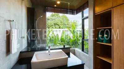 NAI5600: New Tropical Villa with 4 Bedrooms, swimming pool and skylight roof in Nai Harn. Photo #16