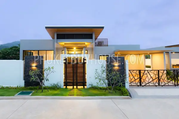 NAI5600: New Tropical Villa with 4 Bedrooms, swimming pool and skylight roof in Nai Harn. Photo #22