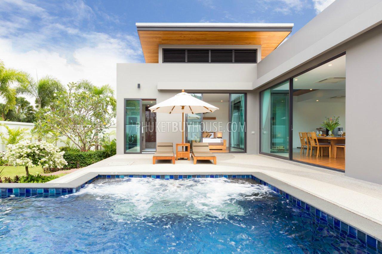 NAI5600: New Tropical Villa with 4 Bedrooms, swimming pool and skylight roof in Nai Harn. Photo #26