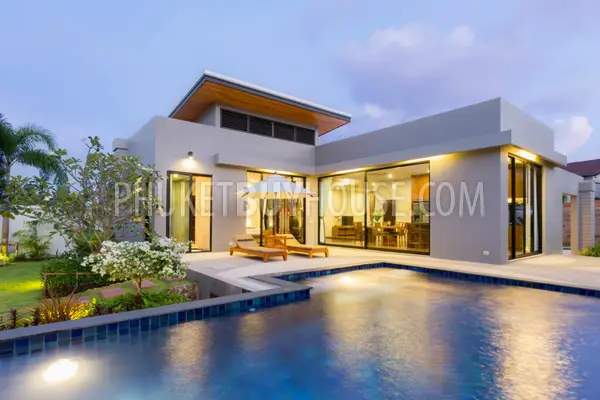 NAI5600: New Tropical Villa with 4 Bedrooms, swimming pool and skylight roof in Nai Harn. Photo #39