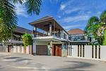 BAN5649: Pool Villa with 3 Bedroom near sandy Bang Tao beach. Thumbnail #2