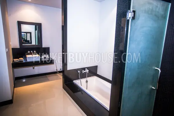 NAI5697: Amazing 3 Bedroom Villa in Nai Harn. Photo #5