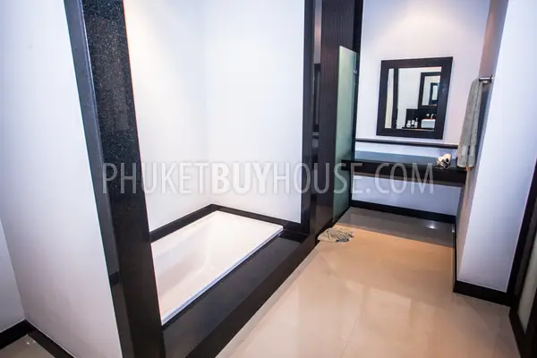 NAI5697: Amazing 3 Bedroom Villa in Nai Harn. Photo #12