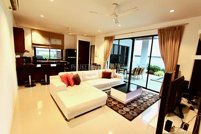RAW5698: Modern 2 Bedroom Villa conveniently located in Rawai. Photo #1
