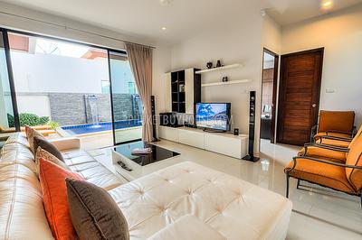 RAW5698: Modern 2 Bedroom Villa conveniently located in Rawai. Photo #6