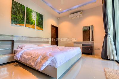 RAW5698: Modern 2 Bedroom Villa conveniently located in Rawai. Photo #7