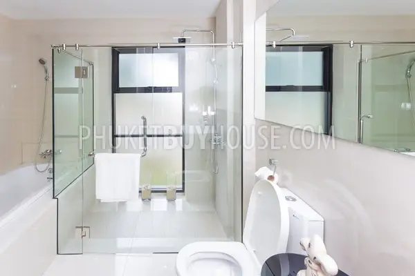 RAW5701: Two Bedroom Apartment in Rawai beach. Photo #7