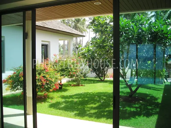PHA5707: Fantastic 5-Bedroom Beachfront Villa, Natai Beach. Photo #10